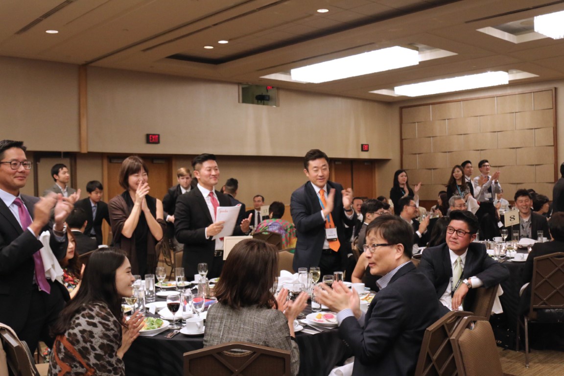 Gala dinner standing ovation